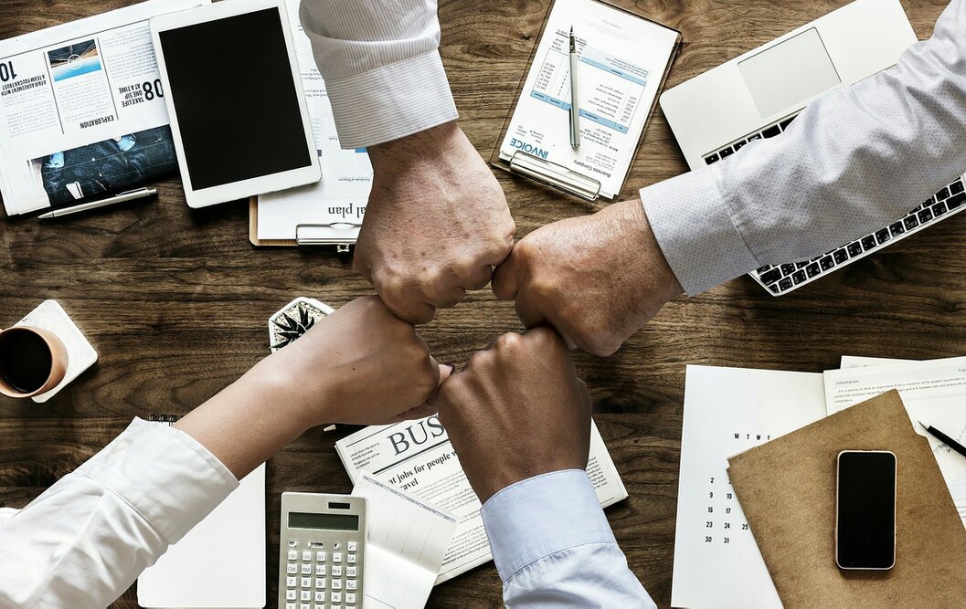 Equipo de inversores conectados en red